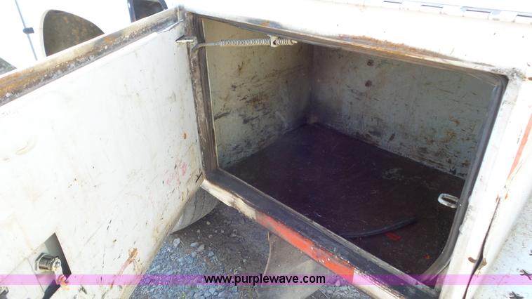 image for item L2161 2005 Ford F450 Super Duty utility truck