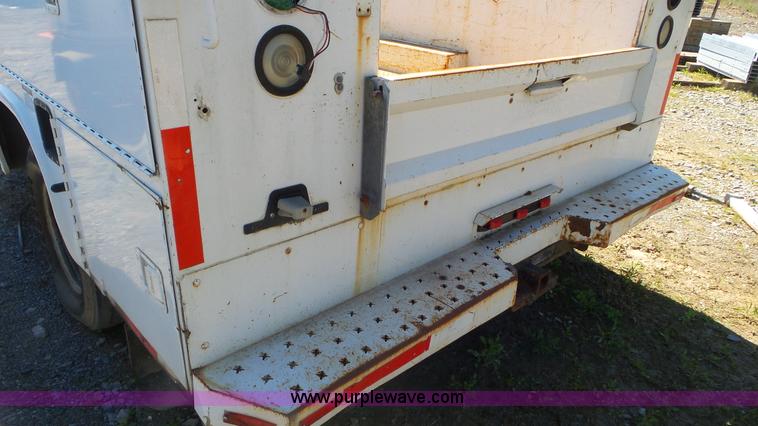 image for item L2161 2005 Ford F450 Super Duty utility truck