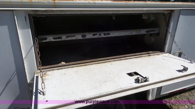 image for item L2161 2005 Ford F450 Super Duty utility truck