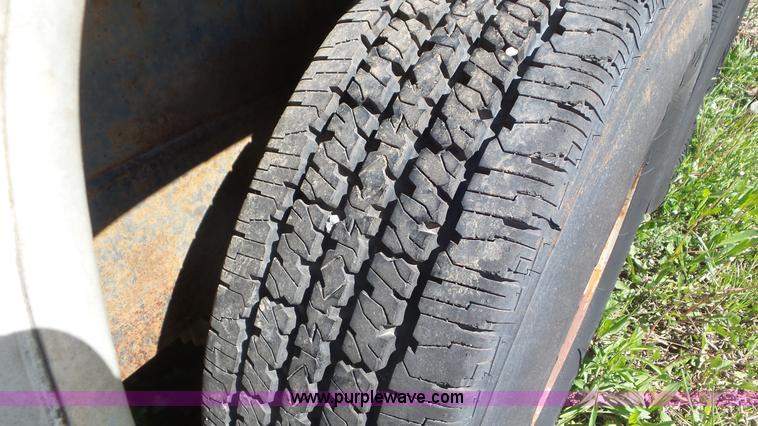 image for item L2162 1996 Wells Cargo CVG2425 enclosed cargo trailer