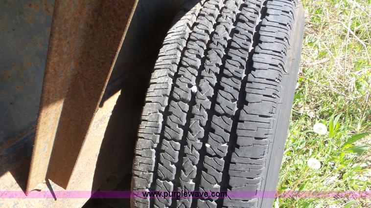 image for item L2162 1996 Wells Cargo CVG2425 enclosed cargo trailer