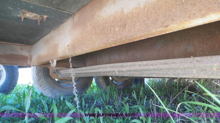 image for item L2162 1996 Wells Cargo CVG2425 enclosed cargo trailer