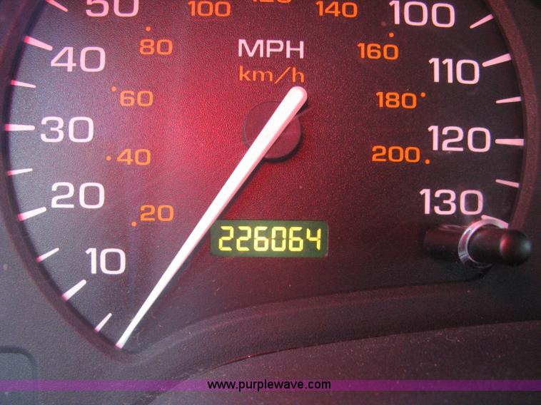 image for item L3824 2000 Saturn SL