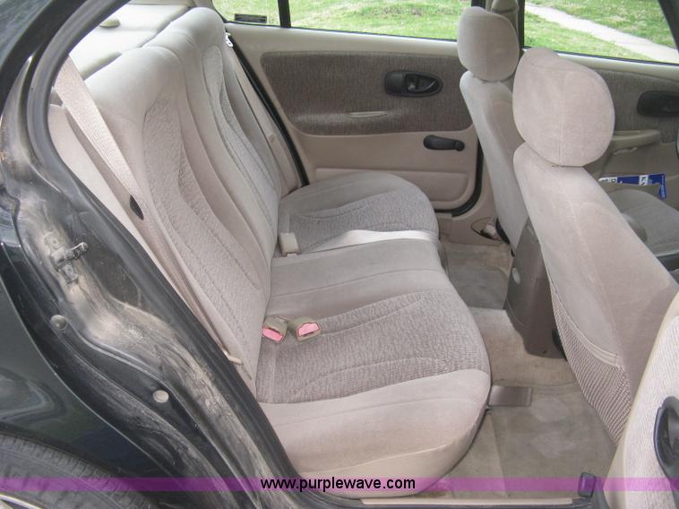 image for item L3824 2000 Saturn SL