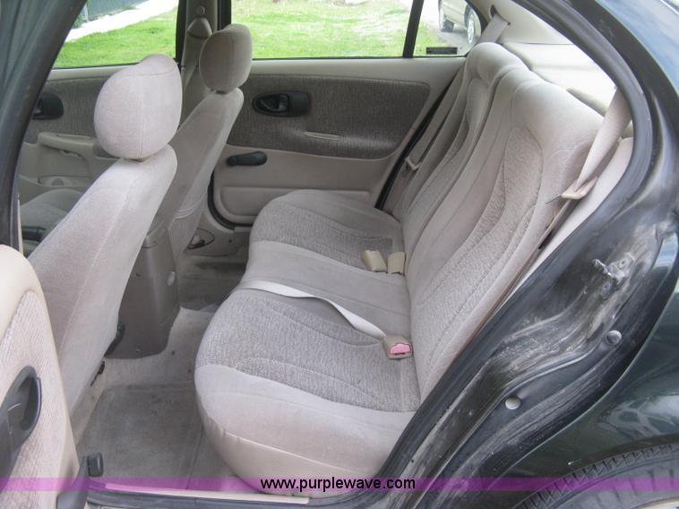 image for item L3824 2000 Saturn SL