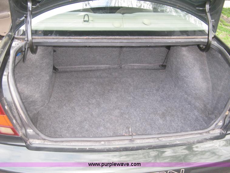 image for item L3824 2000 Saturn SL