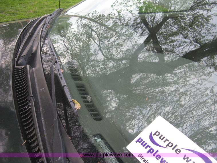 image for item L3824 2000 Saturn SL