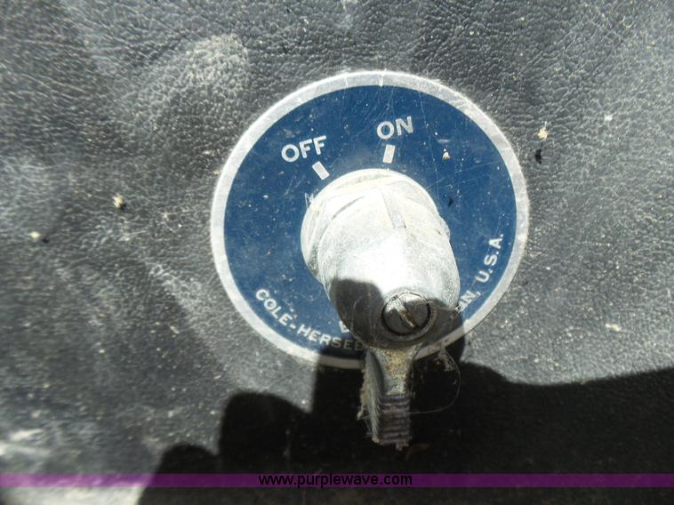 image for item L5489 2002 Ford 801 bus