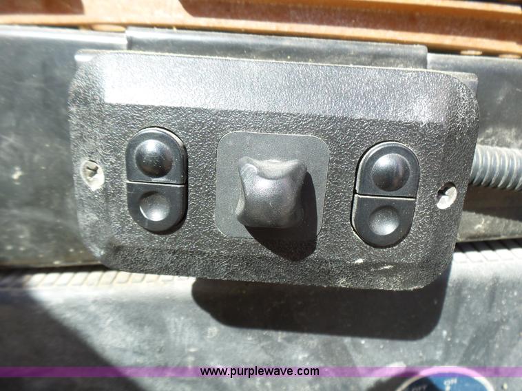 image for item L5489 2002 Ford 801 bus