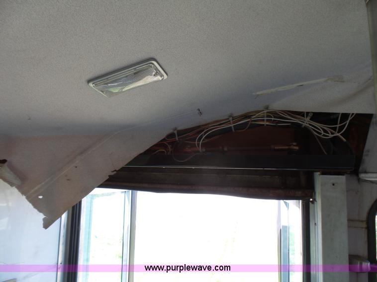 image for item L5489 2002 Ford 801 bus