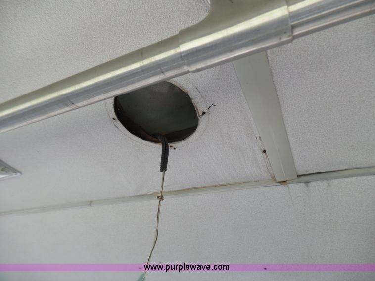 image for item L5489 2002 Ford 801 bus