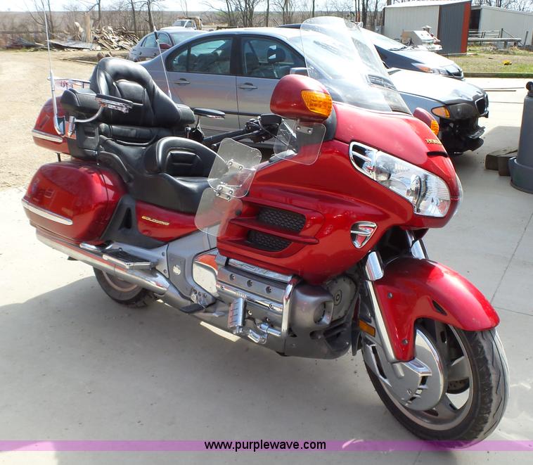 image for item L5655 2004 Honda GL1800 Gold Wing motorcycle