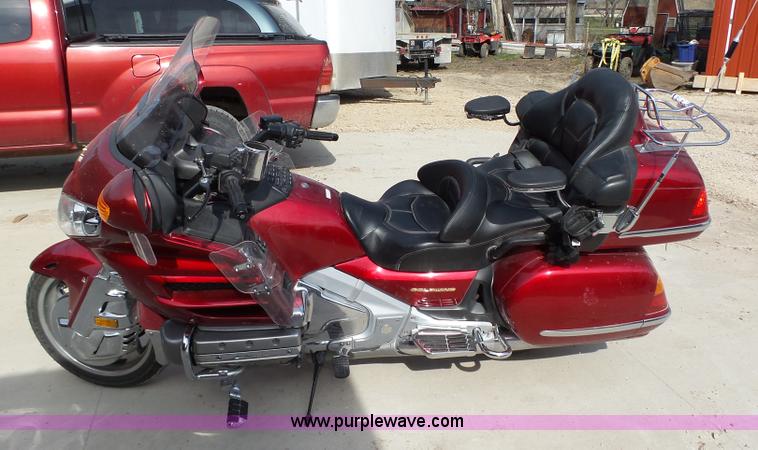 image for item L5655 2004 Honda GL1800 Gold Wing motorcycle
