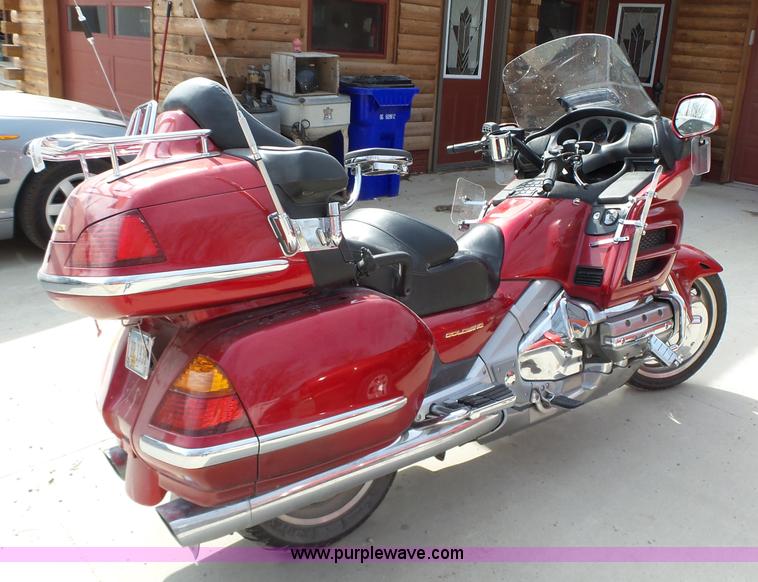 image for item L5655 2004 Honda GL1800 Gold Wing motorcycle