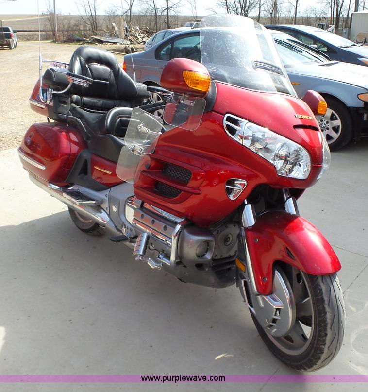 image for item L5655 2004 Honda GL1800 Gold Wing motorcycle