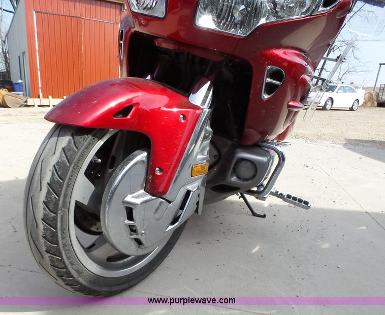 image for item L5655 2004 Honda GL1800 Gold Wing motorcycle