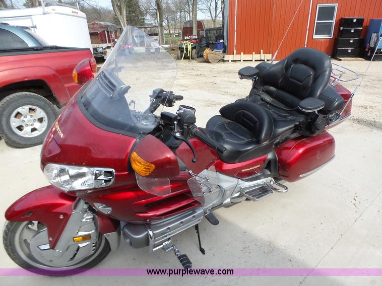 image for item L5655 2004 Honda GL1800 Gold Wing motorcycle