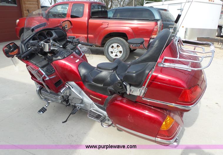 image for item L5655 2004 Honda GL1800 Gold Wing motorcycle