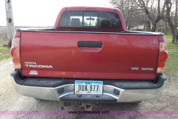 image for item L5660 2006 Toyota Tacoma SR5 Ext. Cab pickup truck