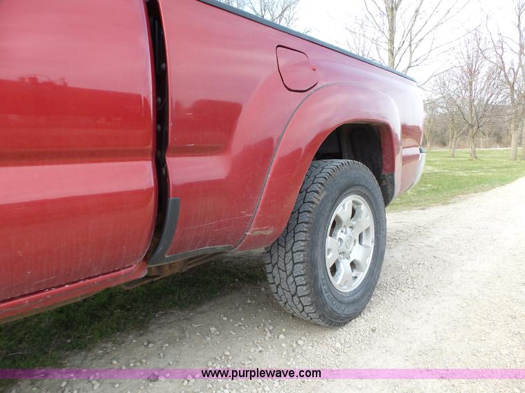 image for item L5660 2006 Toyota Tacoma SR5 Ext. Cab pickup truck