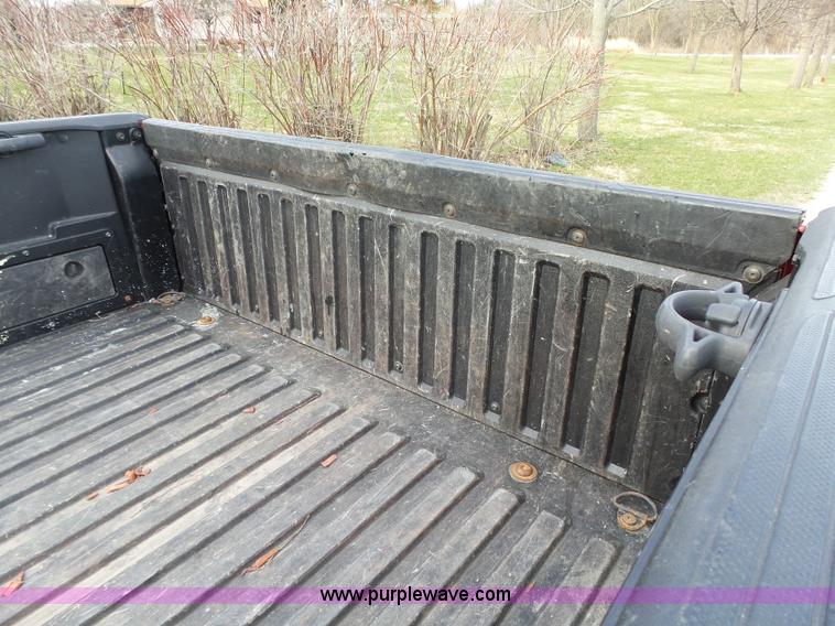 image for item L5660 2006 Toyota Tacoma SR5 Ext. Cab pickup truck