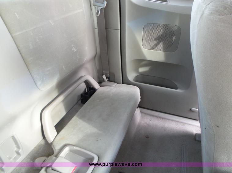 image for item L5660 2006 Toyota Tacoma SR5 Ext. Cab pickup truck