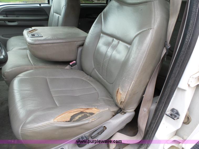 image for item L5690 1999 Ford F250 Super Duty XL Crew Cab flatbed pickup truck