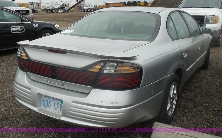 image for item L7473 2003 Pontiac Bonneville SE