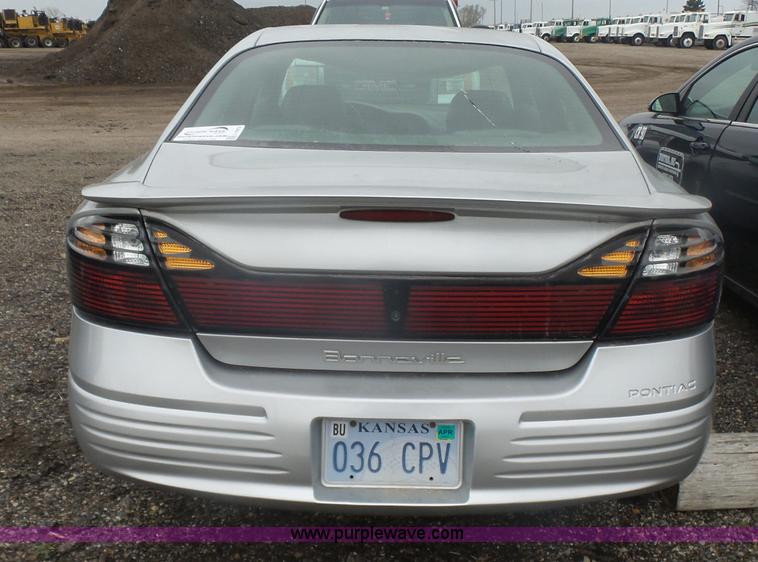 image for item L7473 2003 Pontiac Bonneville SE