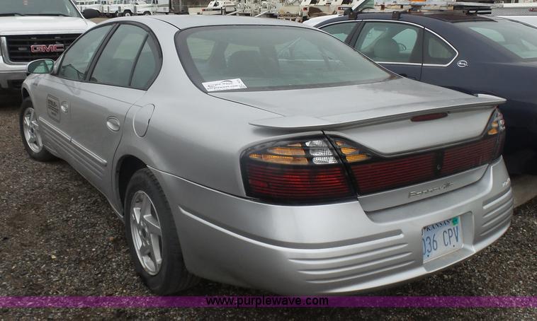 image for item L7473 2003 Pontiac Bonneville SE