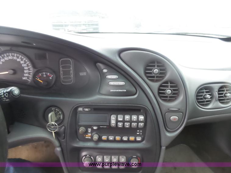 image for item L7473 2003 Pontiac Bonneville SE