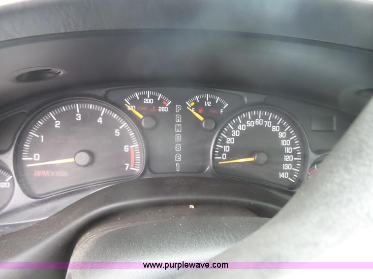 image for item L7473 2003 Pontiac Bonneville SE