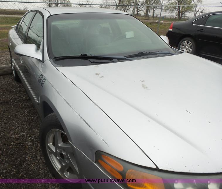 image for item L7473 2003 Pontiac Bonneville SE