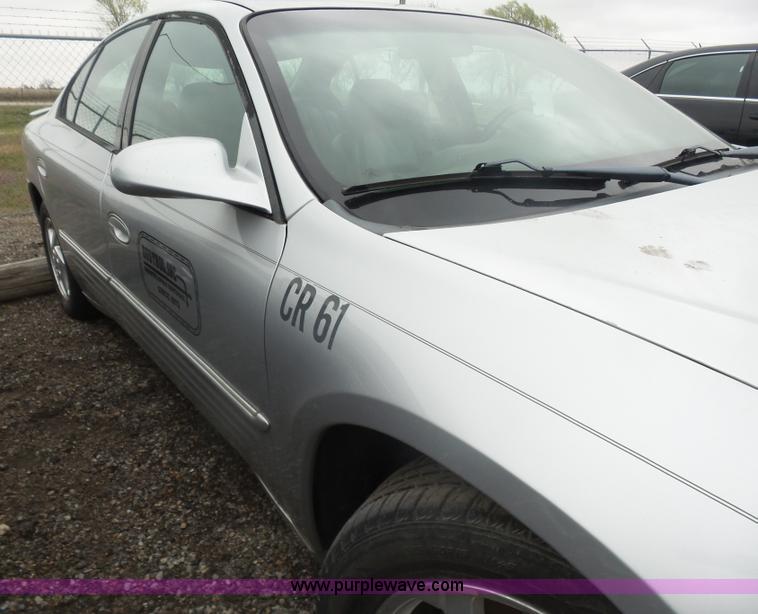 image for item L7473 2003 Pontiac Bonneville SE