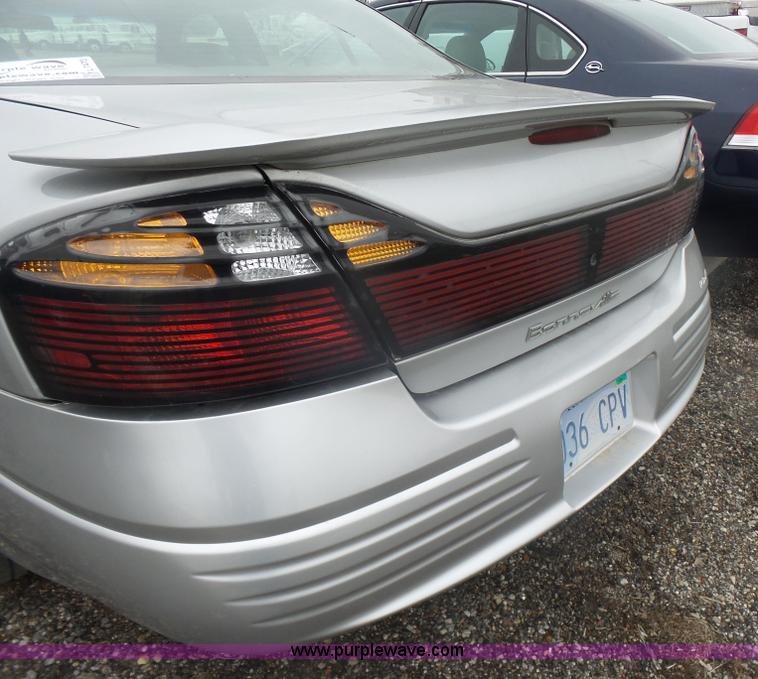 image for item L7473 2003 Pontiac Bonneville SE