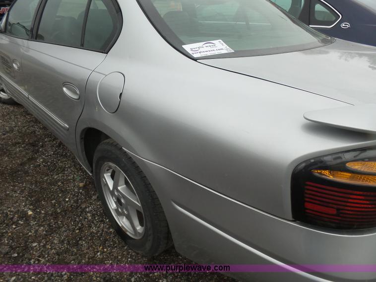 image for item L7473 2003 Pontiac Bonneville SE