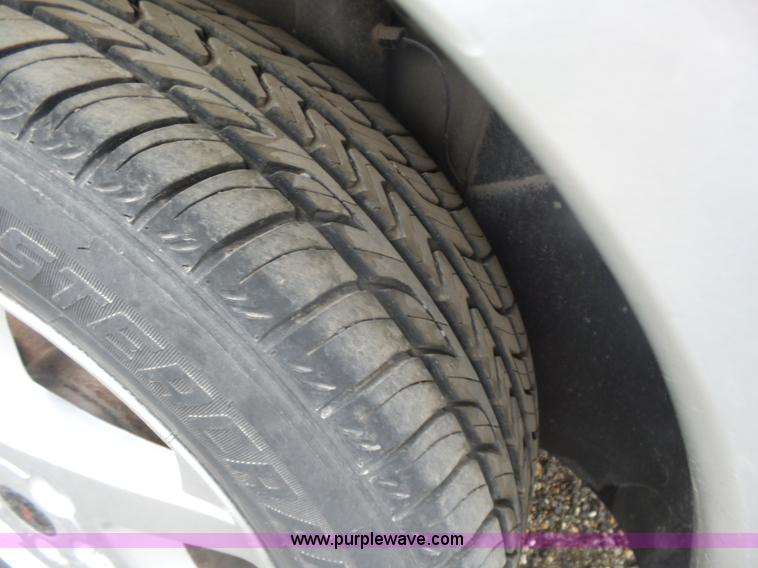 image for item L7473 2003 Pontiac Bonneville SE