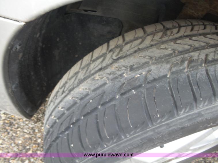 image for item L7473 2003 Pontiac Bonneville SE