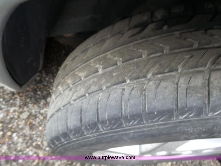 image for item L7473 2003 Pontiac Bonneville SE