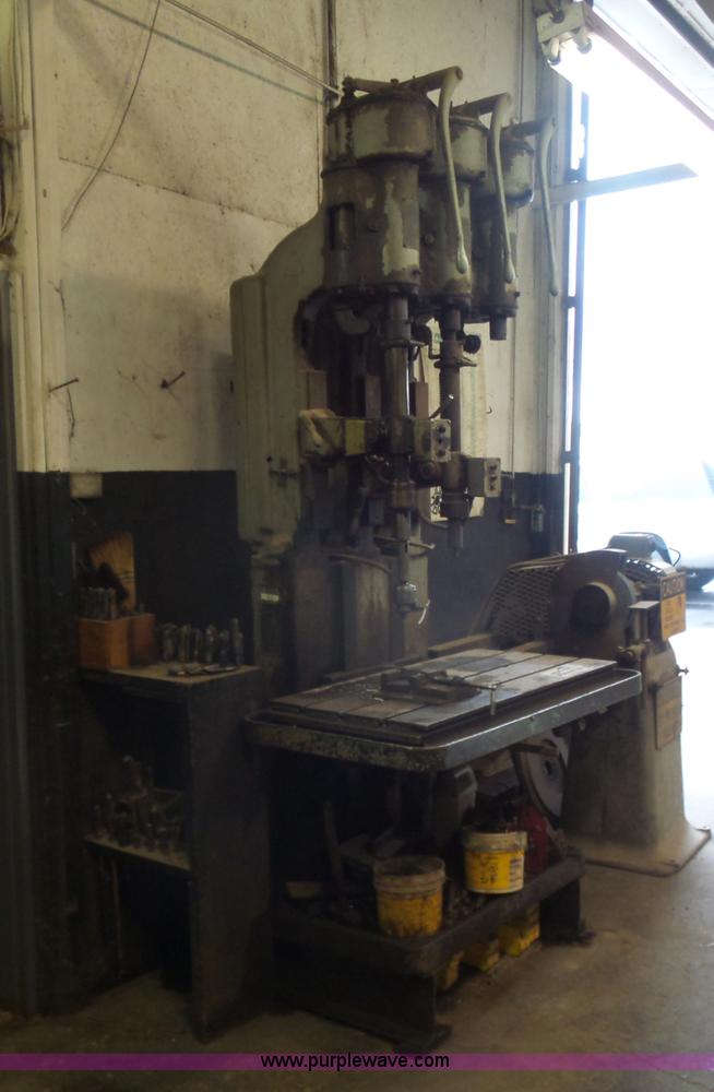 image for item L7474 Avey drilling machine