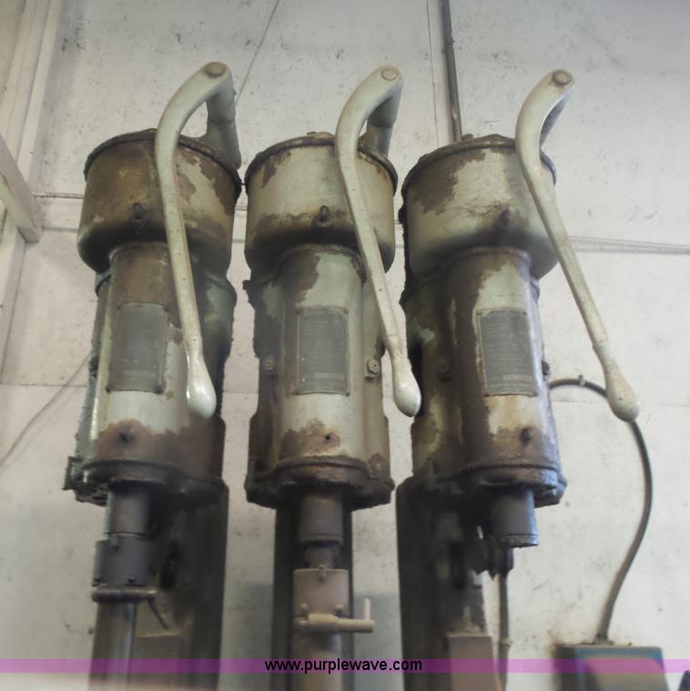 image for item L7474 Avey drilling machine