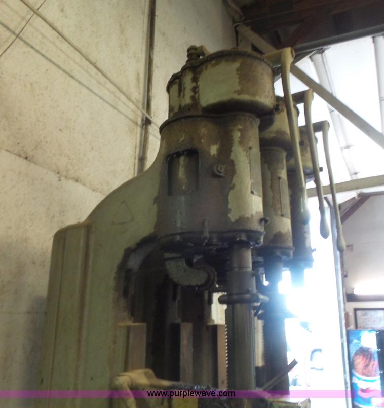 image for item L7474 Avey drilling machine