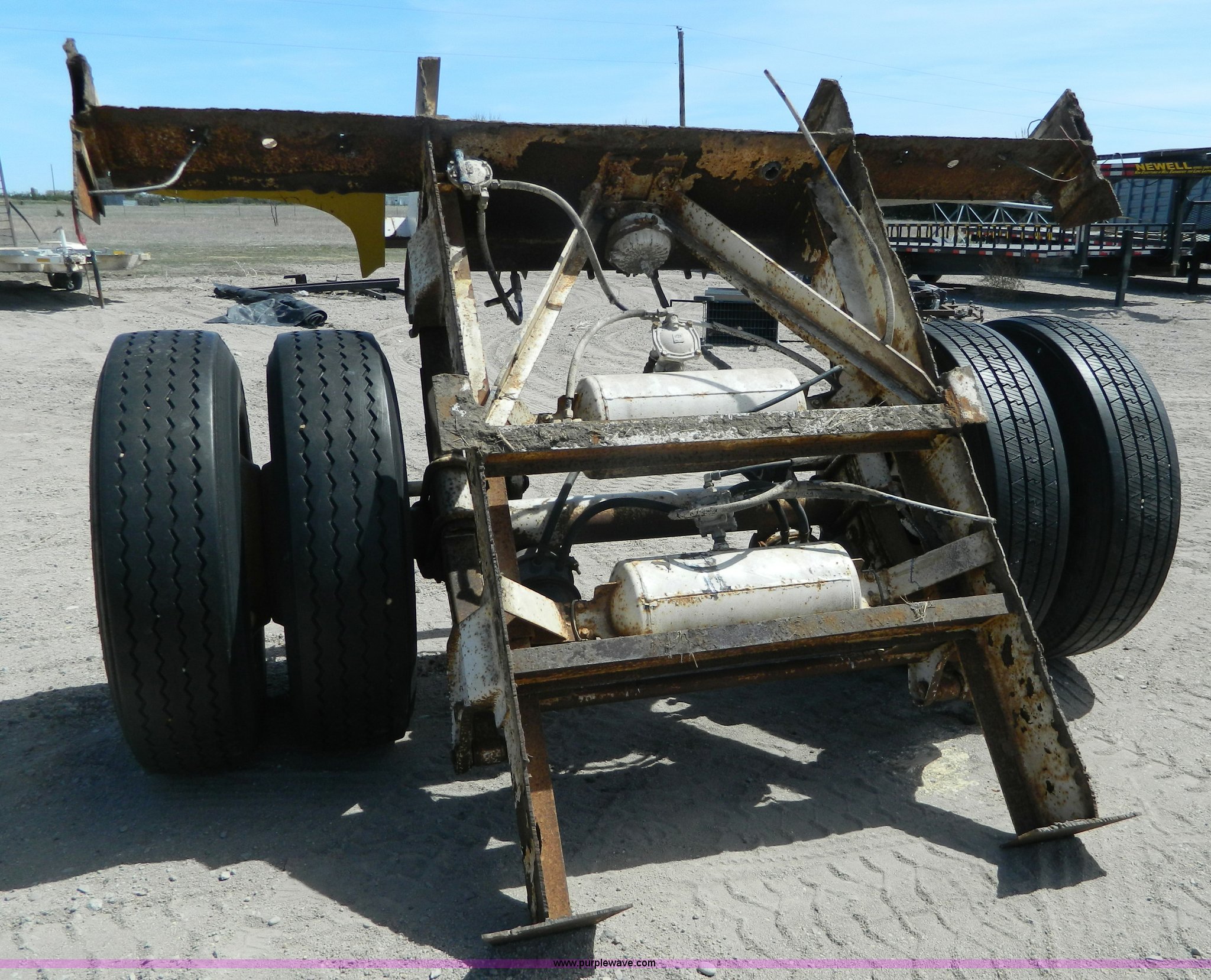 Rockwell trailer axle in Hays, KS Item BQ9867 sold Purple Wave
