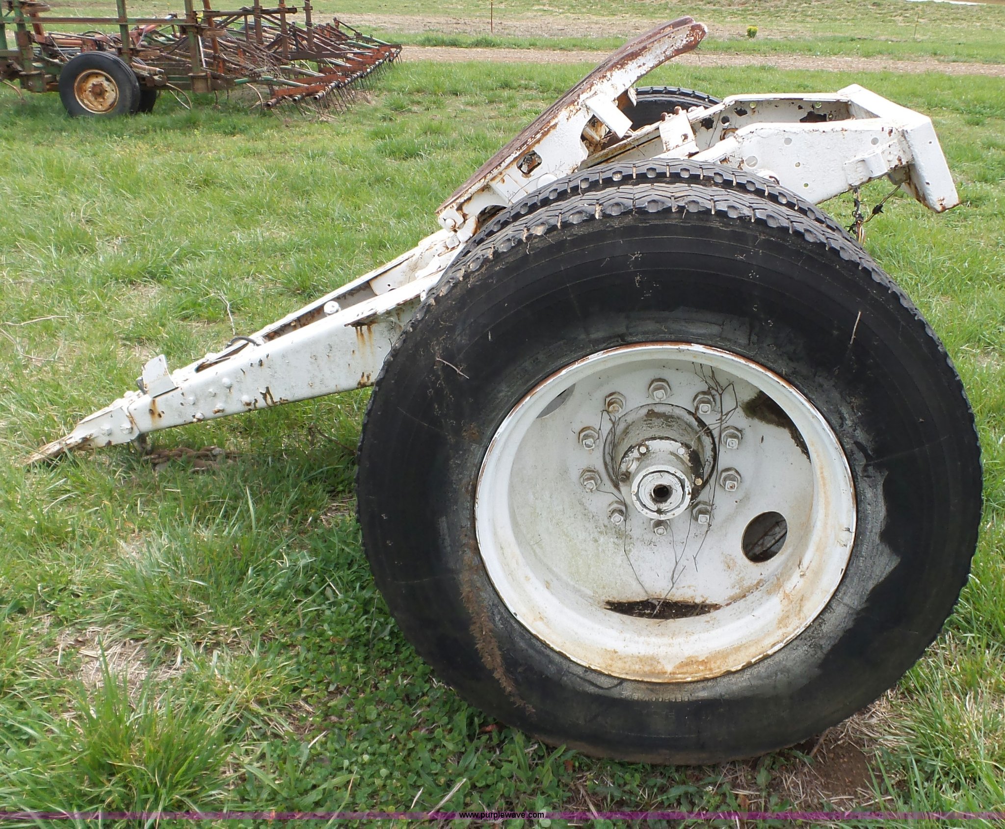 Jufflox converter dolly in Liberal, MO Item BZ9501 sold Purple Wave