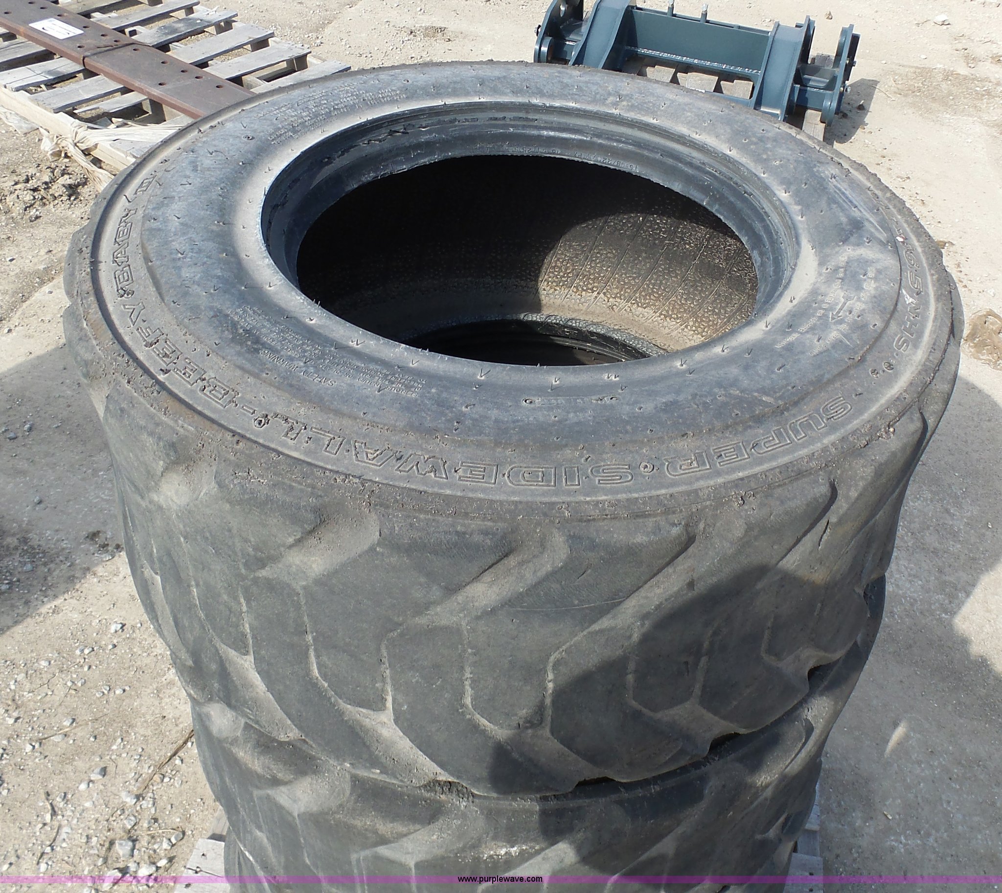 (8) 1216.5 skid steer tires in Kansas City, MO Item G3734 sold