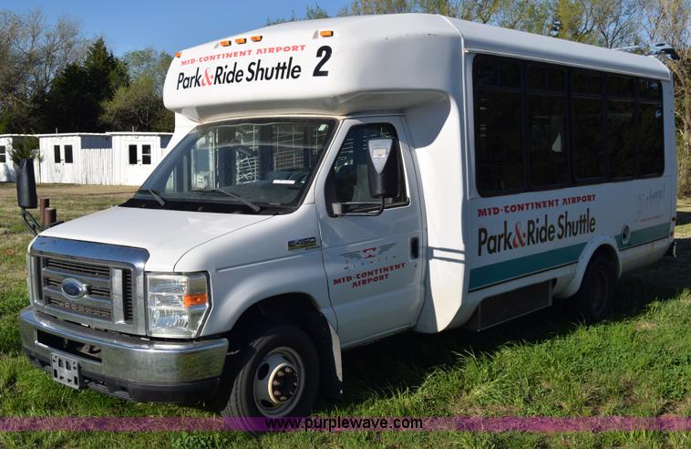 image for item BX9949 2008 Ford Eldorado E450 bus