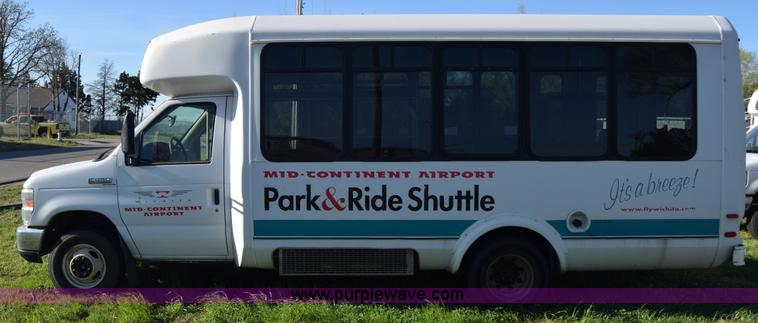 image for item BX9949 2008 Ford Eldorado E450 bus