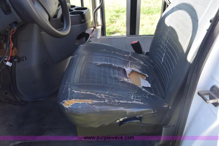 image for item BX9949 2008 Ford Eldorado E450 bus