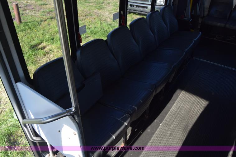 image for item BX9949 2008 Ford Eldorado E450 bus