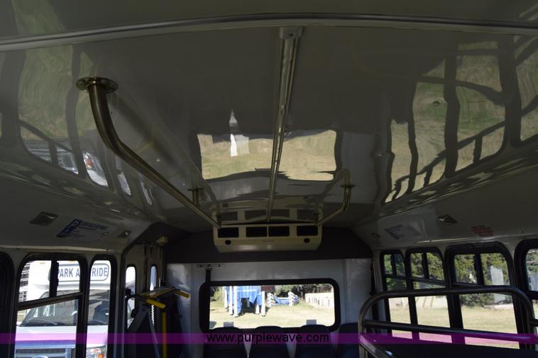 image for item BX9949 2008 Ford Eldorado E450 bus